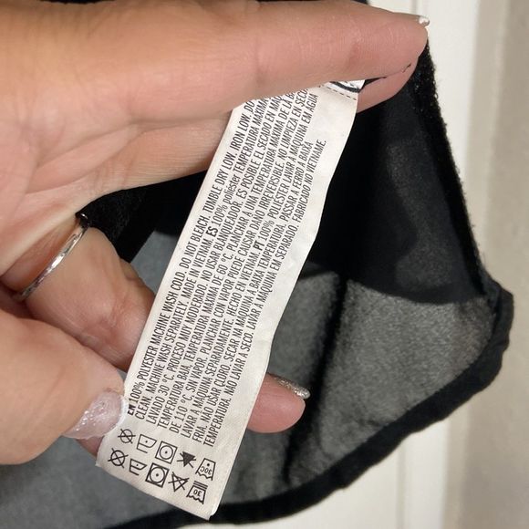 Forever 21 Sheer Chiffon Sleeved Blouse with Tie - Picture 5 of 7